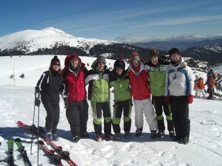  与我们一起完美操控滑雪板 